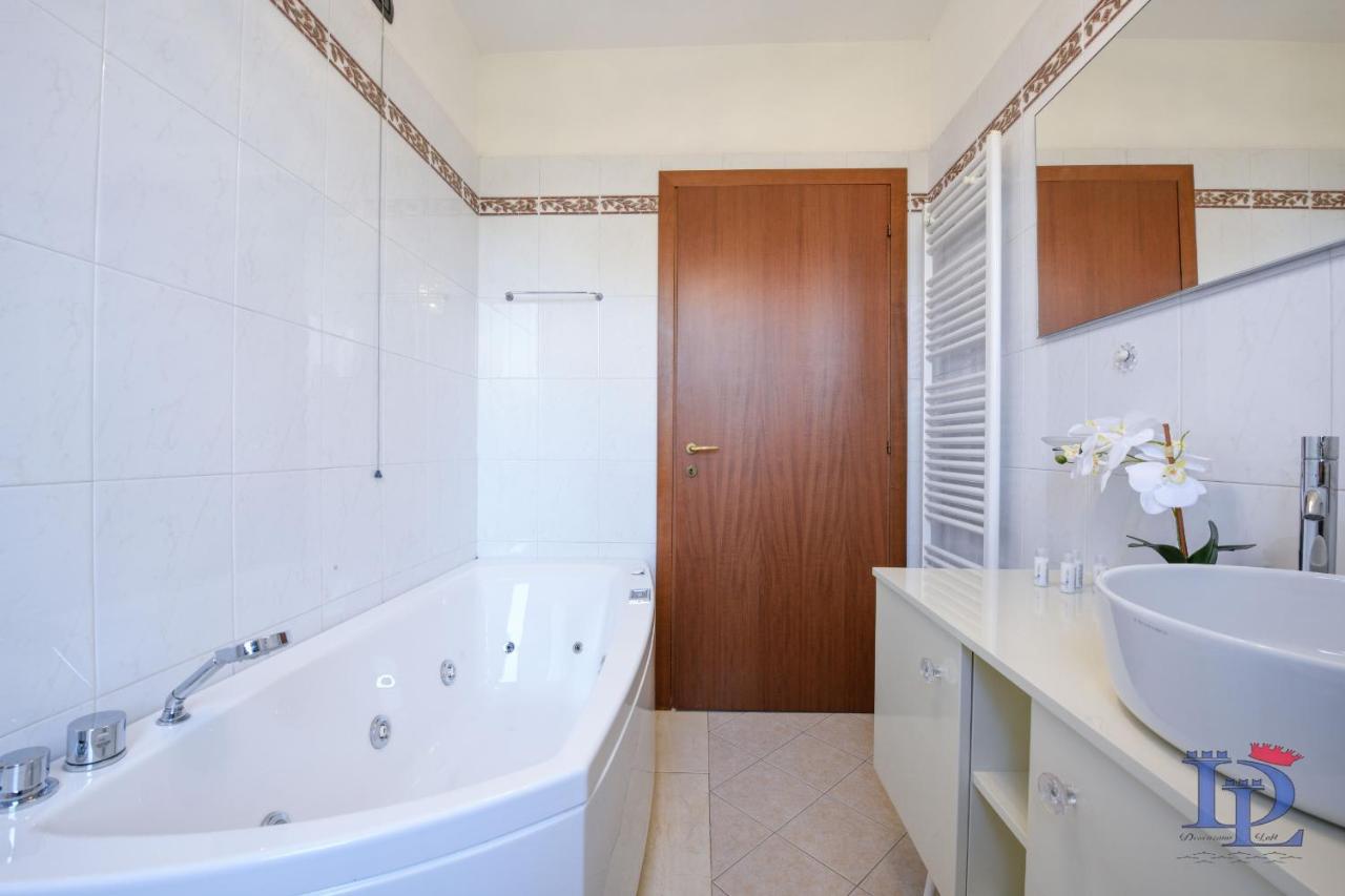 Desenzanoloft Official Partner Marriott Homes & Villas - Luxury Suite With Jacuzzi And Garden 代森扎诺-德尔加达 外观 照片
